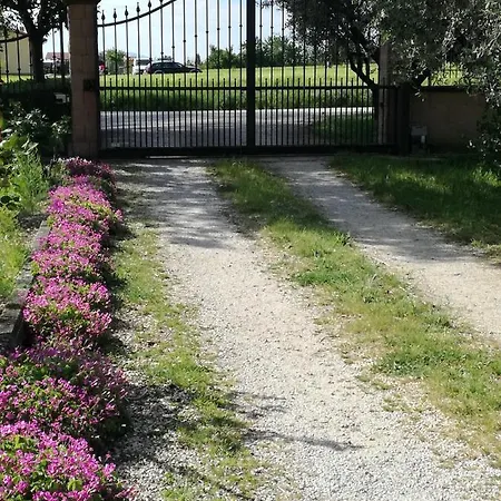 Guesthost - Casa Fiorelli Apartament *